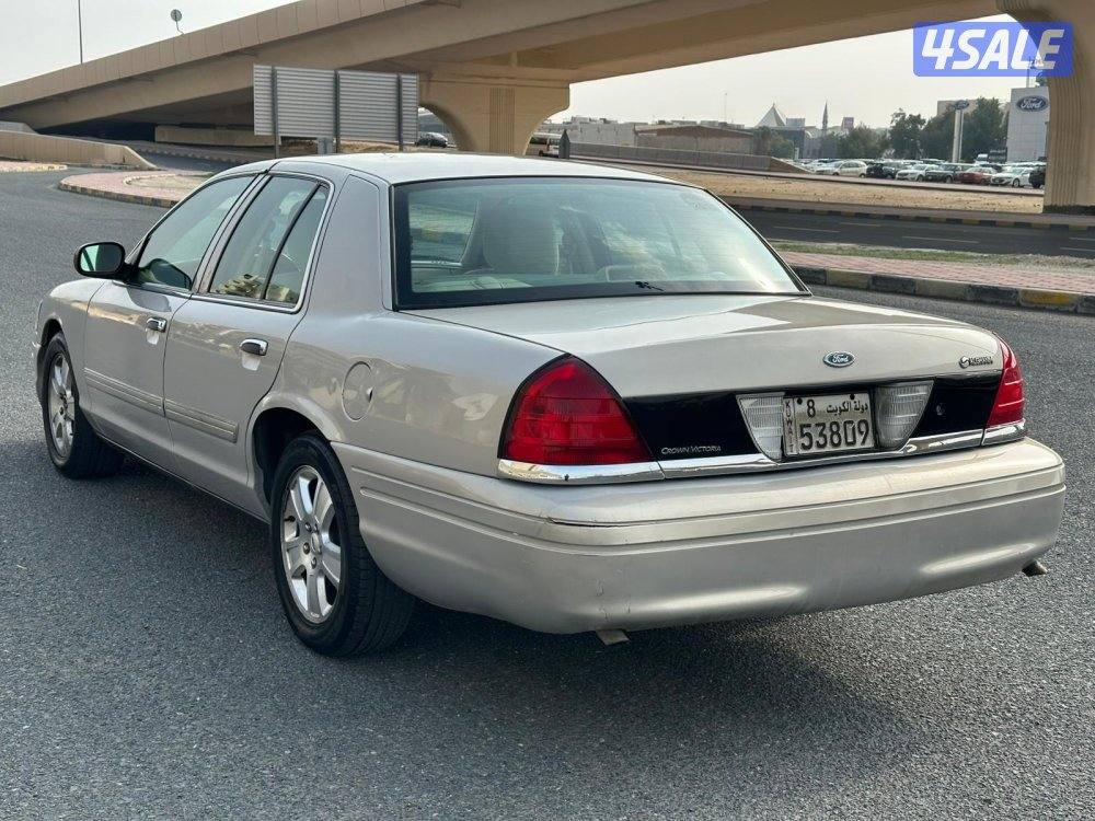 فورد فكتوريا ٢٠١١1