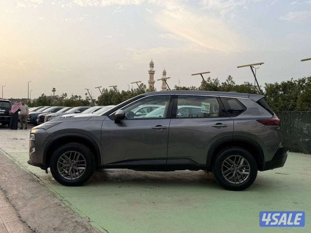 للبيع اكس تريل 2023 كاش او اقساط4