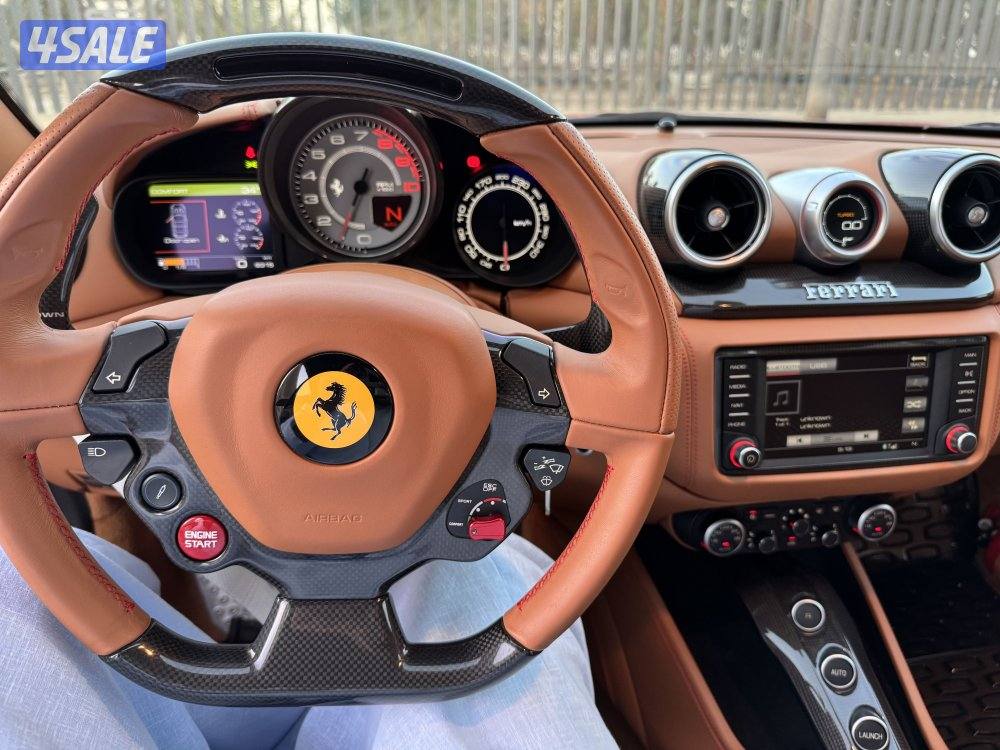 فيراري كالفورنيا T5