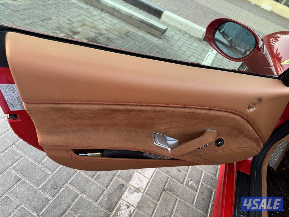 فيراري كالفورنيا T10