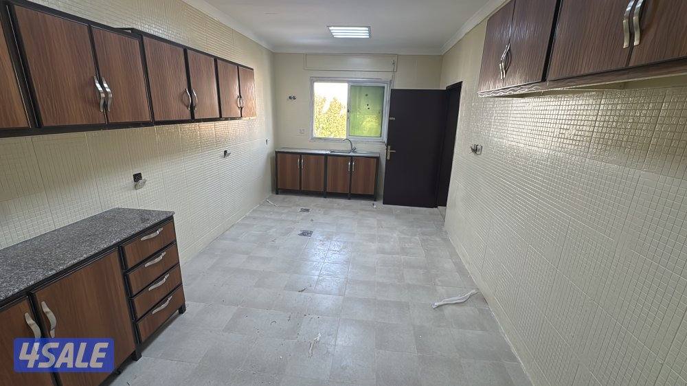 للايجار دور ثاني القرين ست غرف وخادمه وصاله كبيره شتر وحدات اصنصير1