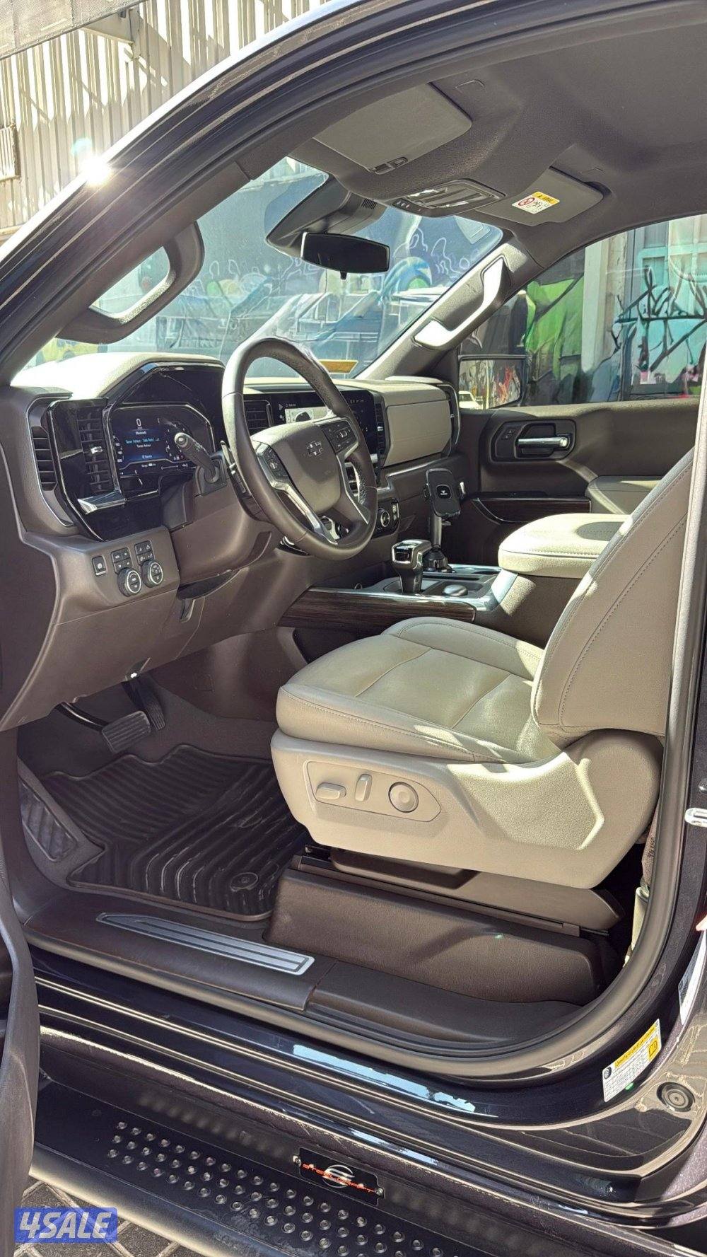 سلفرادو Z71 تريل بوس 2024 وكاله الغانم تحت الكفاله  ممشى 22 الف2