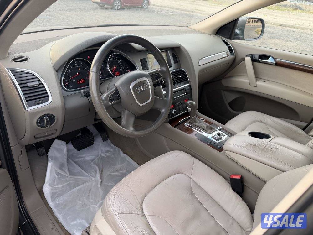 جيب اودي 2011 كيو 77