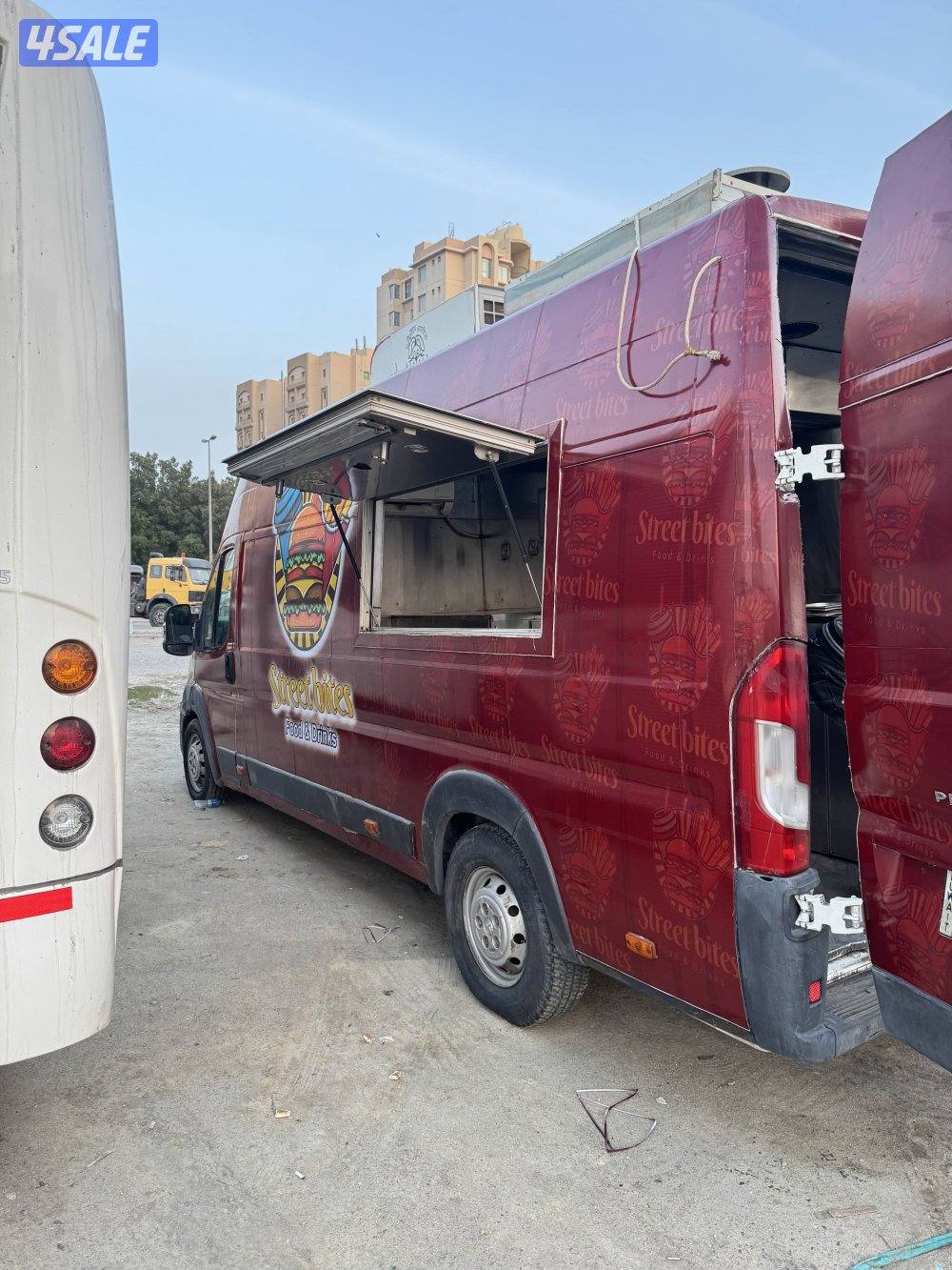 فود ترك مجهز بالكامل4