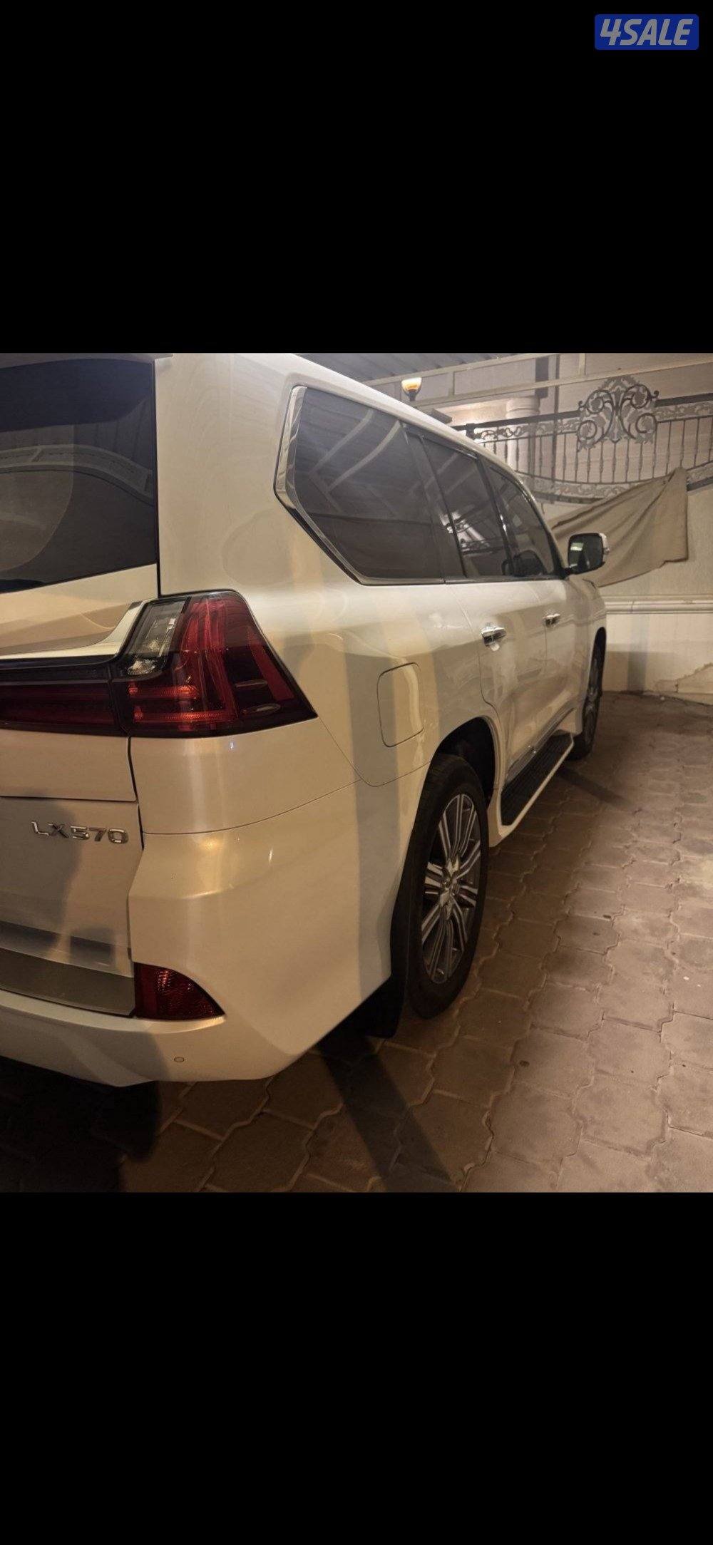 جيب لكزس 20161