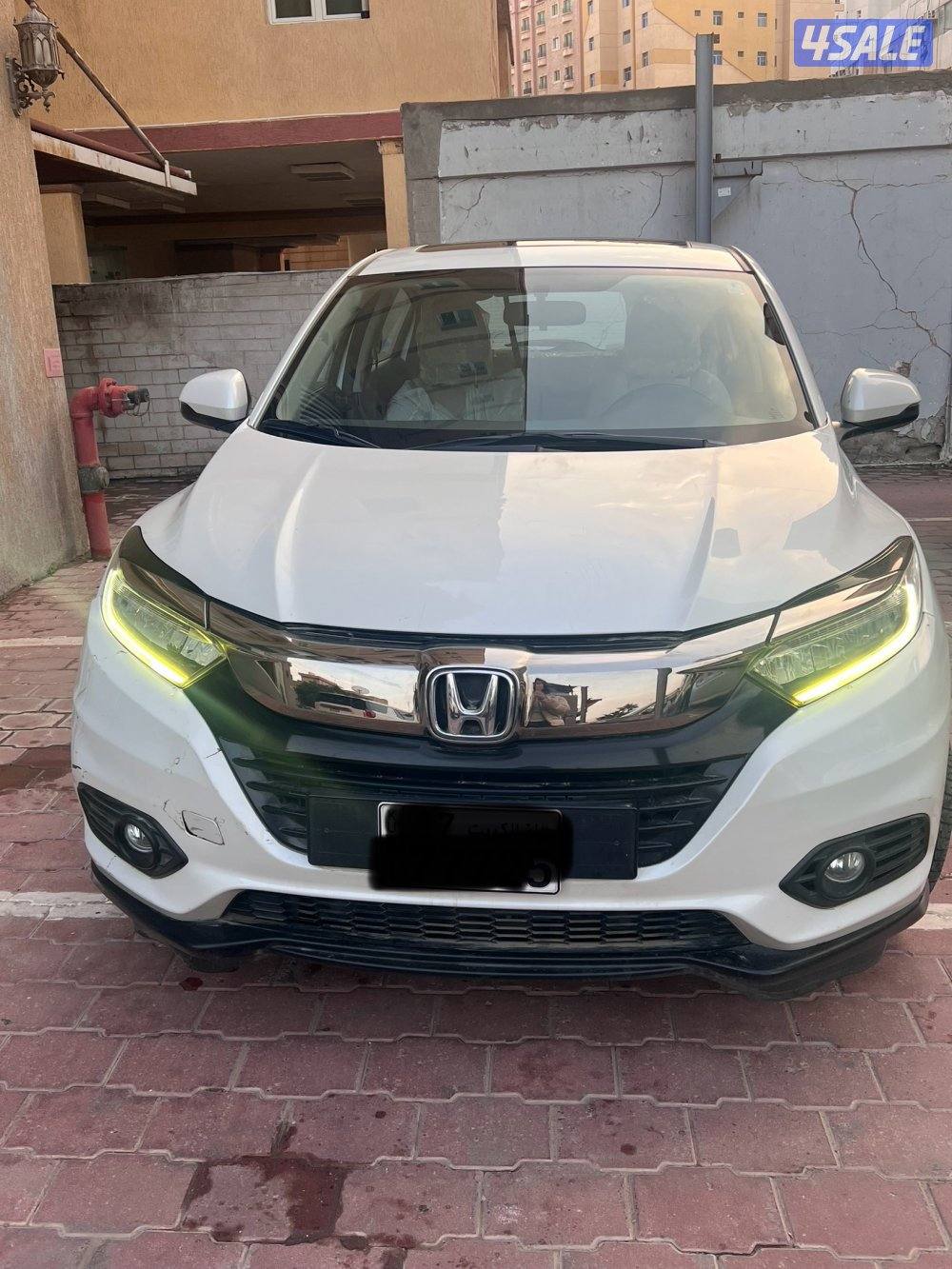 Full option موديل ٢٠٢٠ عداد ٤٤,٩٠٠ KM  ممتازه قابل للتفاوض للجديين  .4