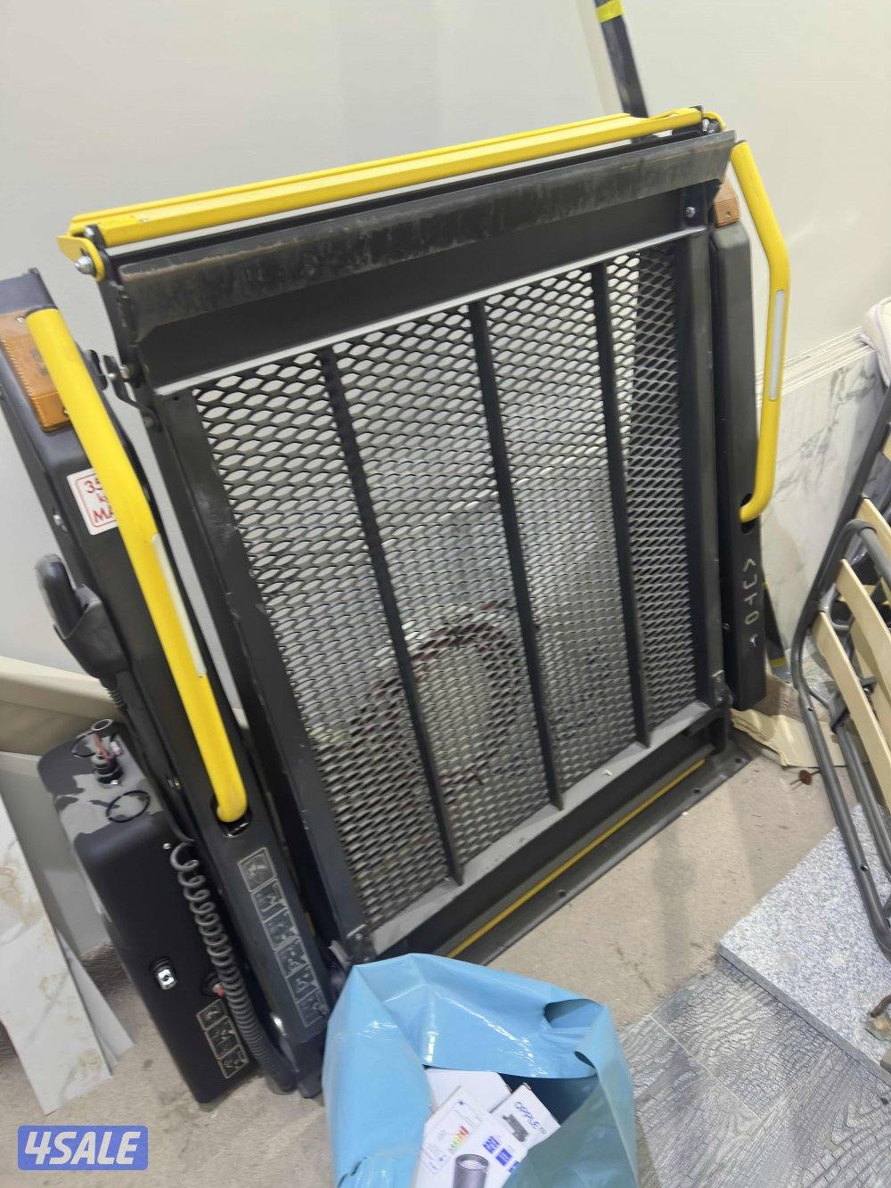 رافعه كهربائيه للمعاقين0