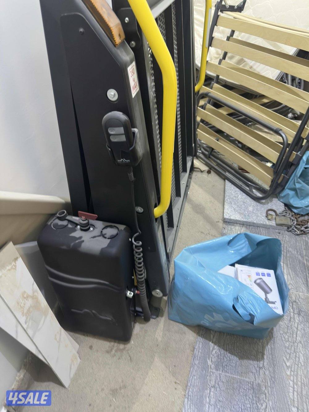 رافعه كهربائيه للمعاقين2