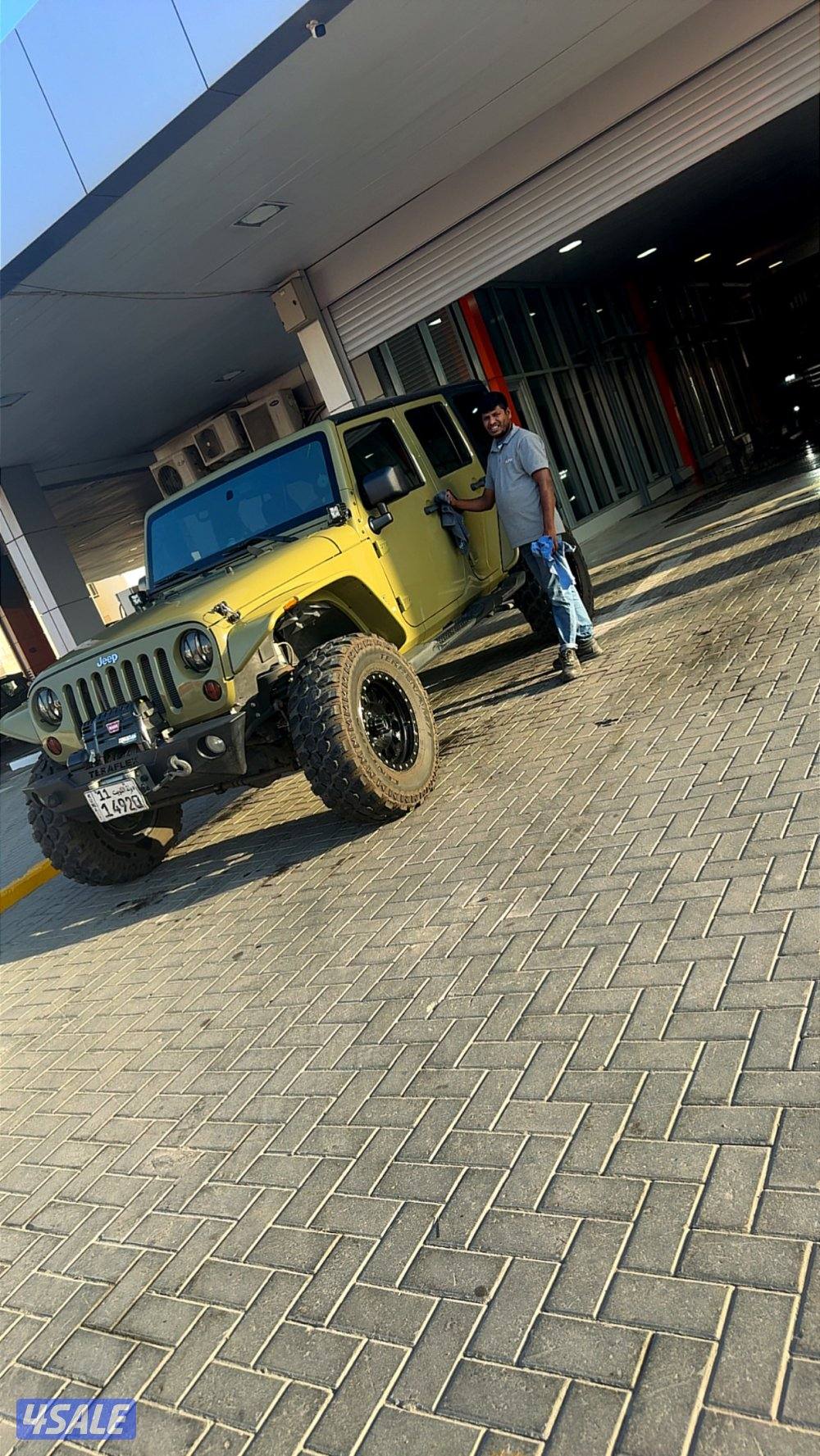 للبيع او للبدل رانجلر مديل 2013 قير عادي ماشي 2002