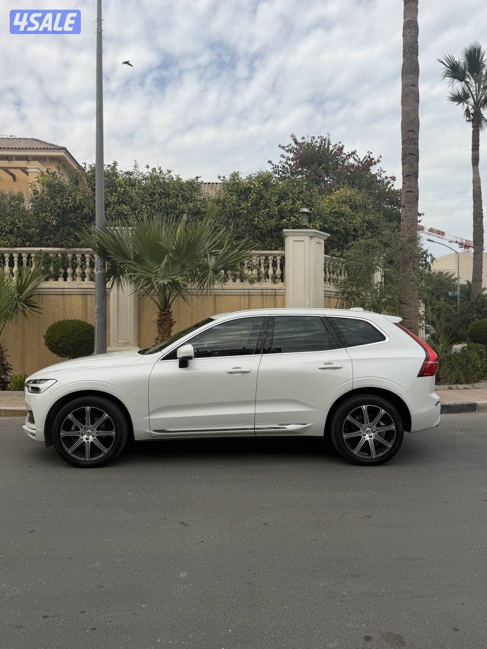 فنطيس للبيع جيب فولفو XC602