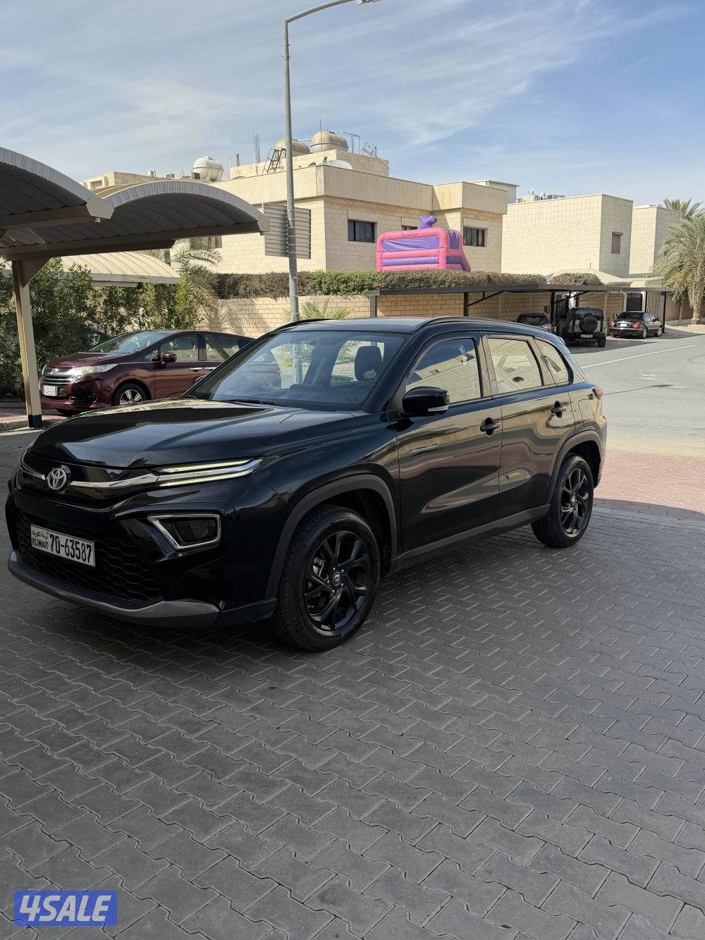 فنطيس قطعه 2 للبيع جيب تويوتا أوربان3