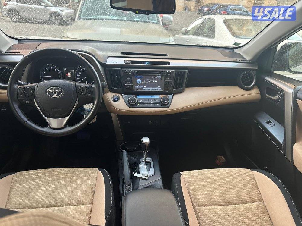 تويوتا راف 4 قمة بالنظافة سريفس وكالة منتظم عداد 92000 فقط اعلى درجة ب4