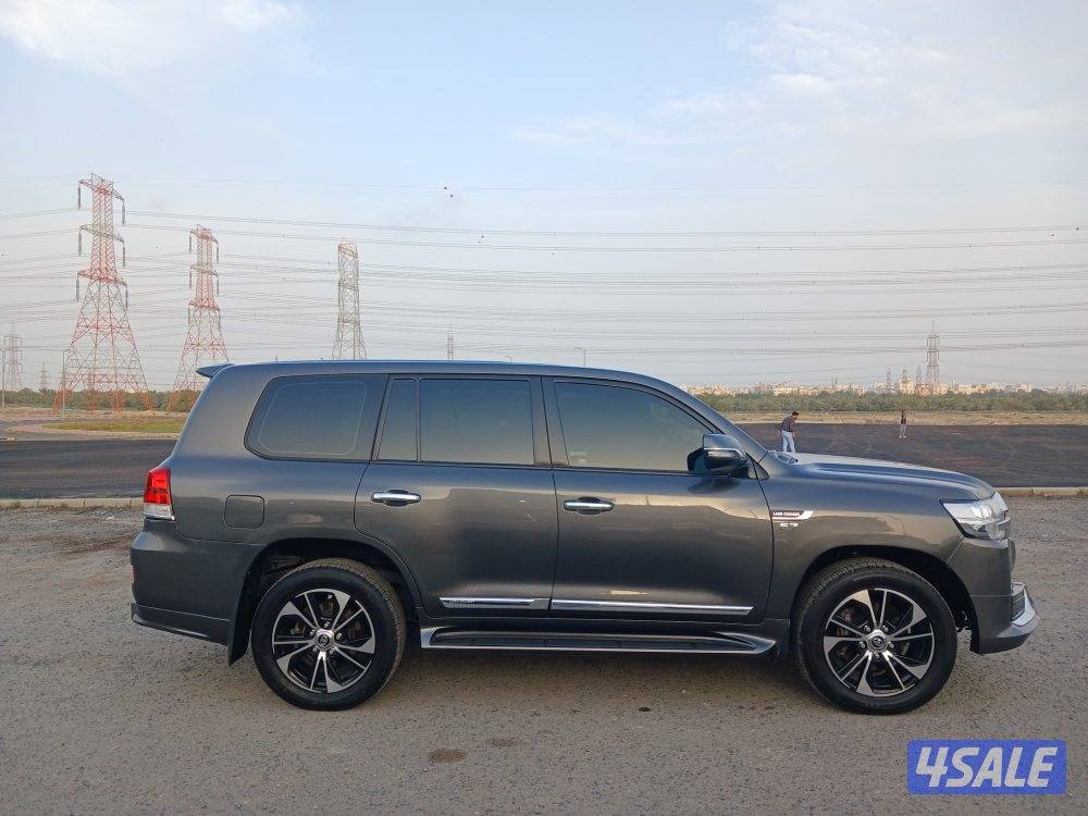 لاند كروزر GXR موديل 20163