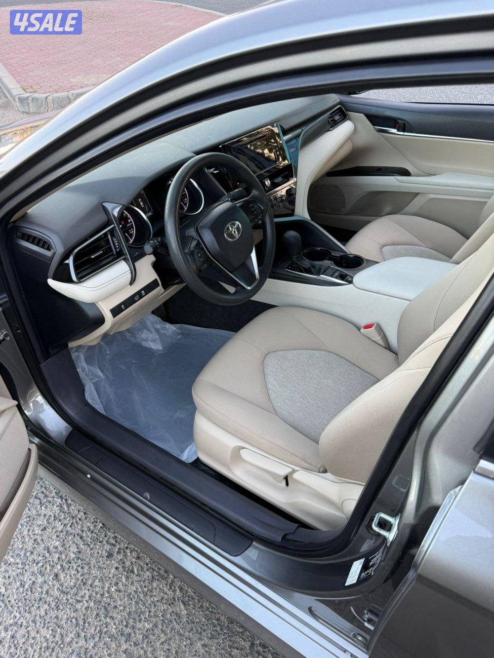 كامري 2023 ماشي 43 الف فقط سيرفس منتظم شرط الفحص والنظافه10