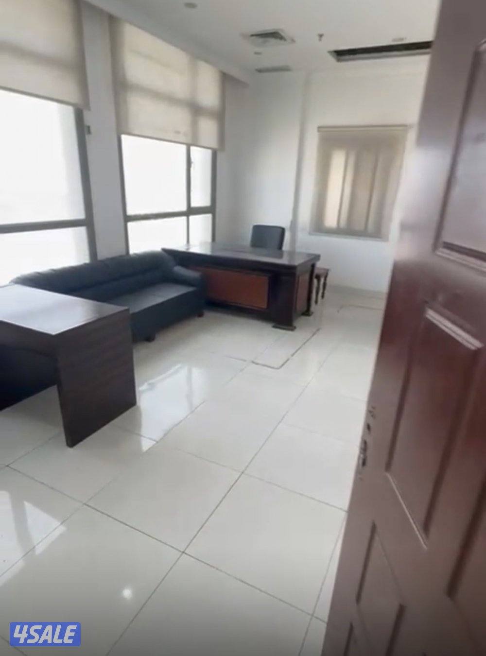 مكتب للإيجار بالعقيله0