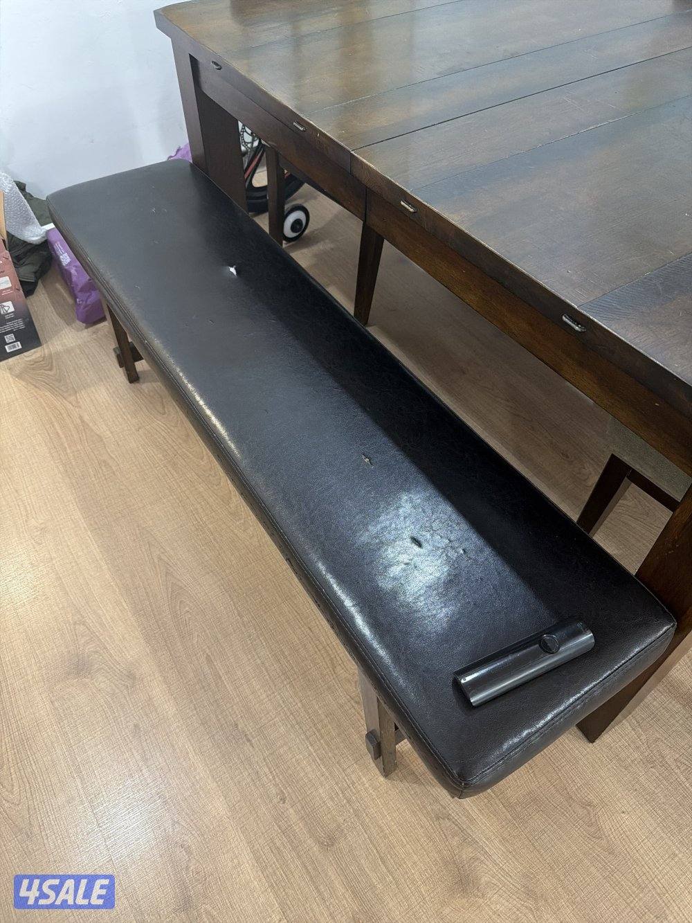 طاولة سفرة الغانم بحالة جيدة - سبب البيع تجديد- سعر الشراء ٢٤٥3