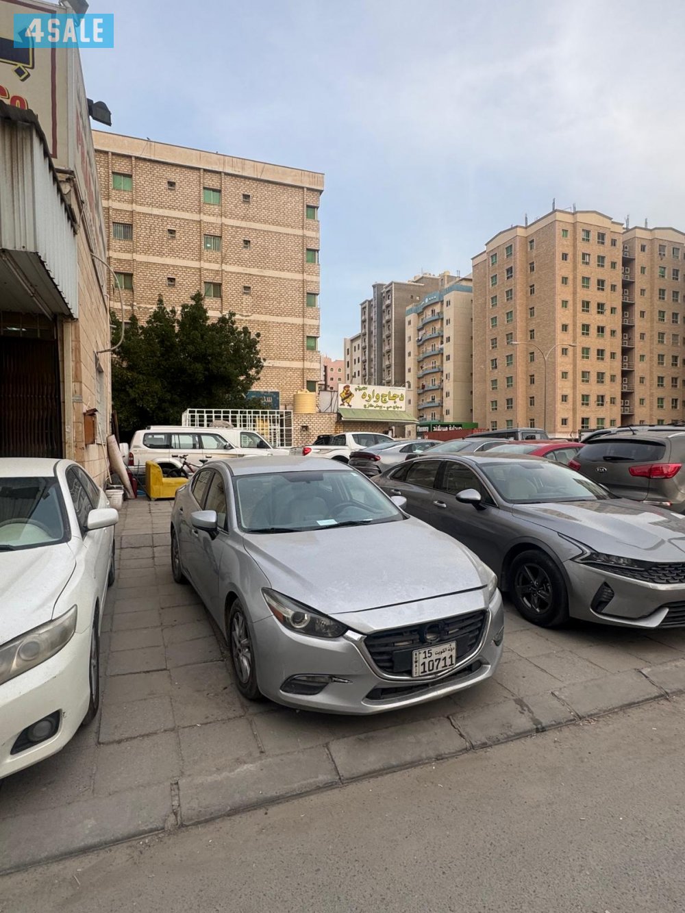 للبيع محل بحولي مساحة كبيرة وبجانبه ساحة كبيرة  يصلح لاي نشاط5