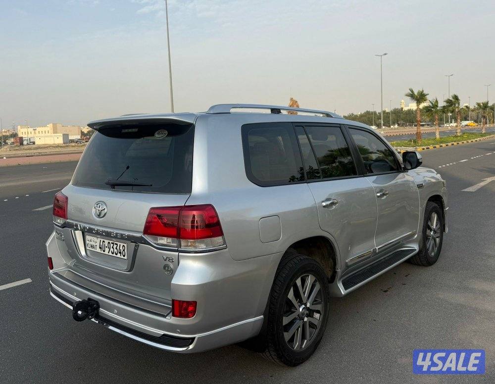 لاندكروزر 2018 ماشي 2571