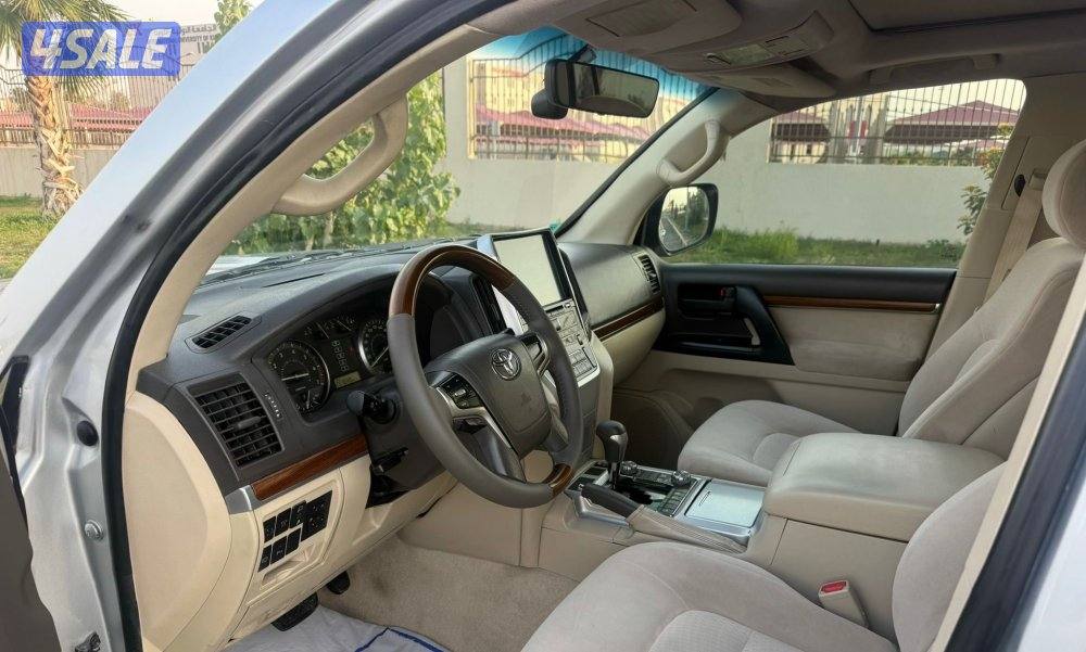 لاندكروزر 2018 ماشي 2572