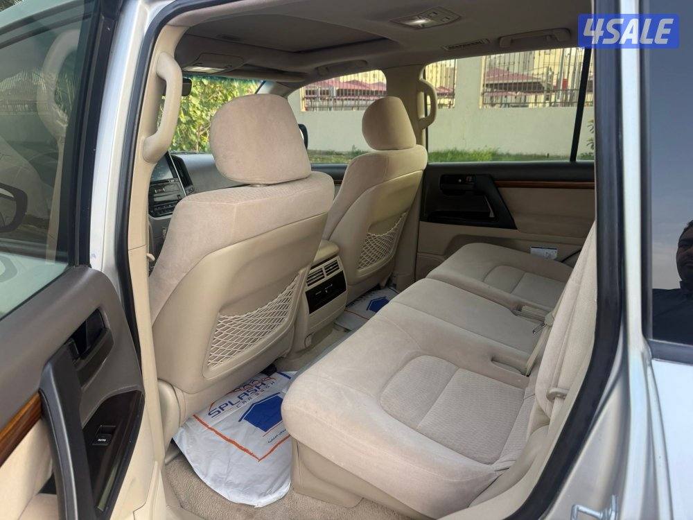 لاندكروزر 2018 ماشي 2573