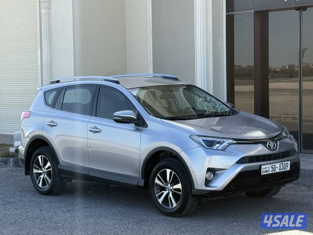 تويوتا راف فور - موديل 2018 - عدا 180 - وارد الساير - شرط الفحص1