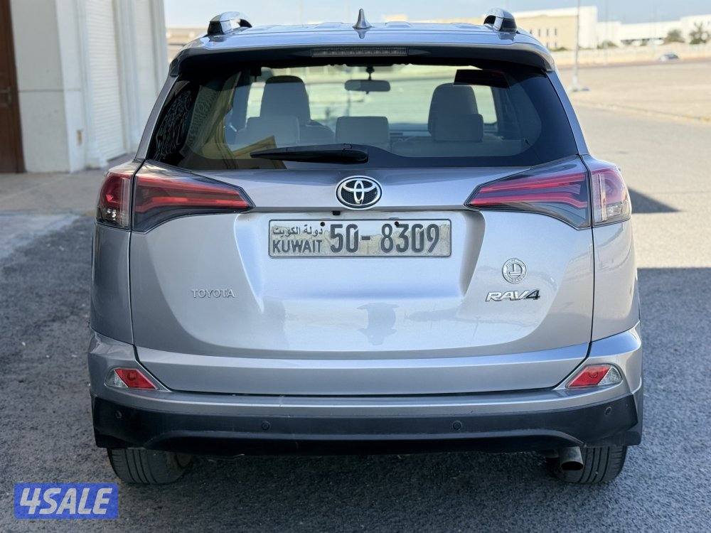 تويوتا راف فور - موديل 2018 - عدا 180 - وارد الساير - شرط الفحص5