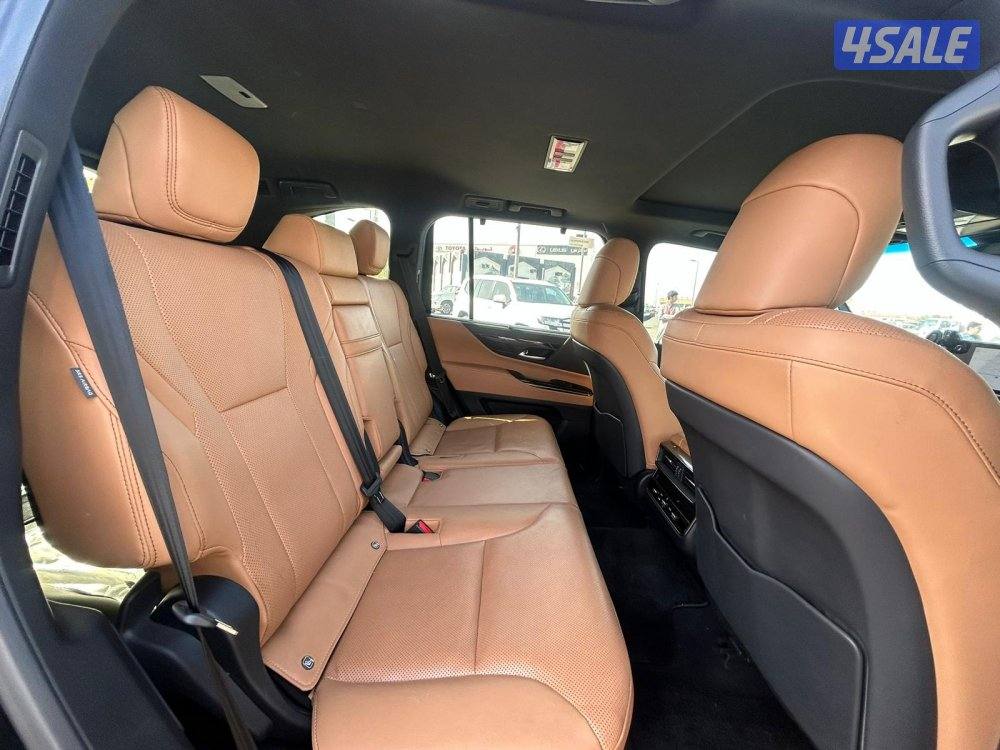 لكزس LX600 درجة ثانيه  twinturbo .V6 موديل 2024 ماشى 81.000 k.m4