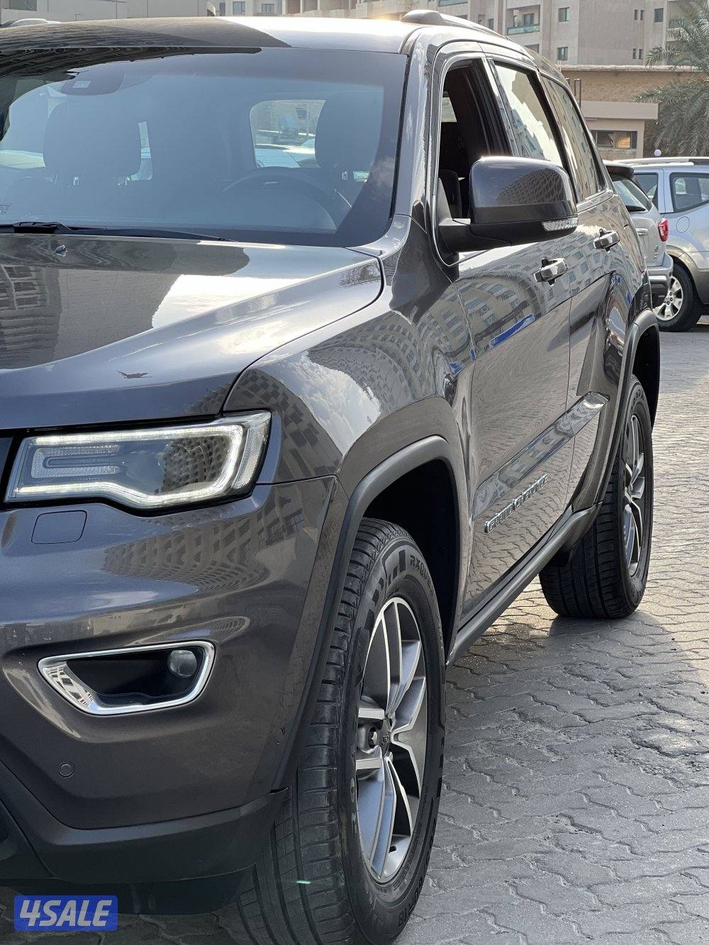 للبيع جراند شيروكي بحالة ممتازة6