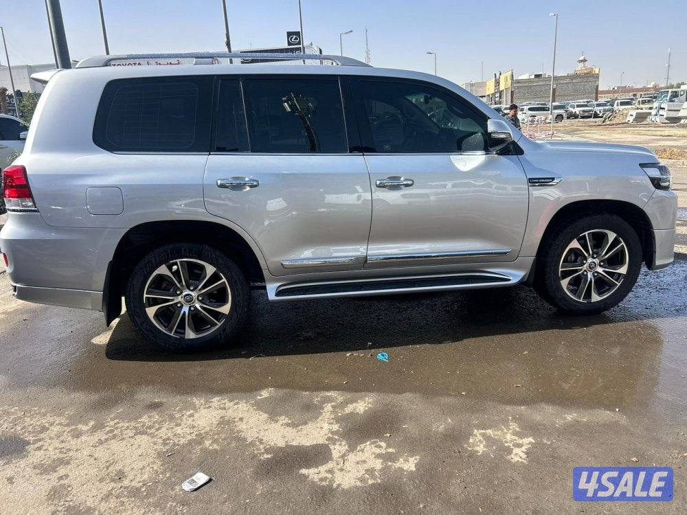 لاند كروزر GX.R-قراند تورينق .V8 موديل 2020 ماشى 93.000 k.m2