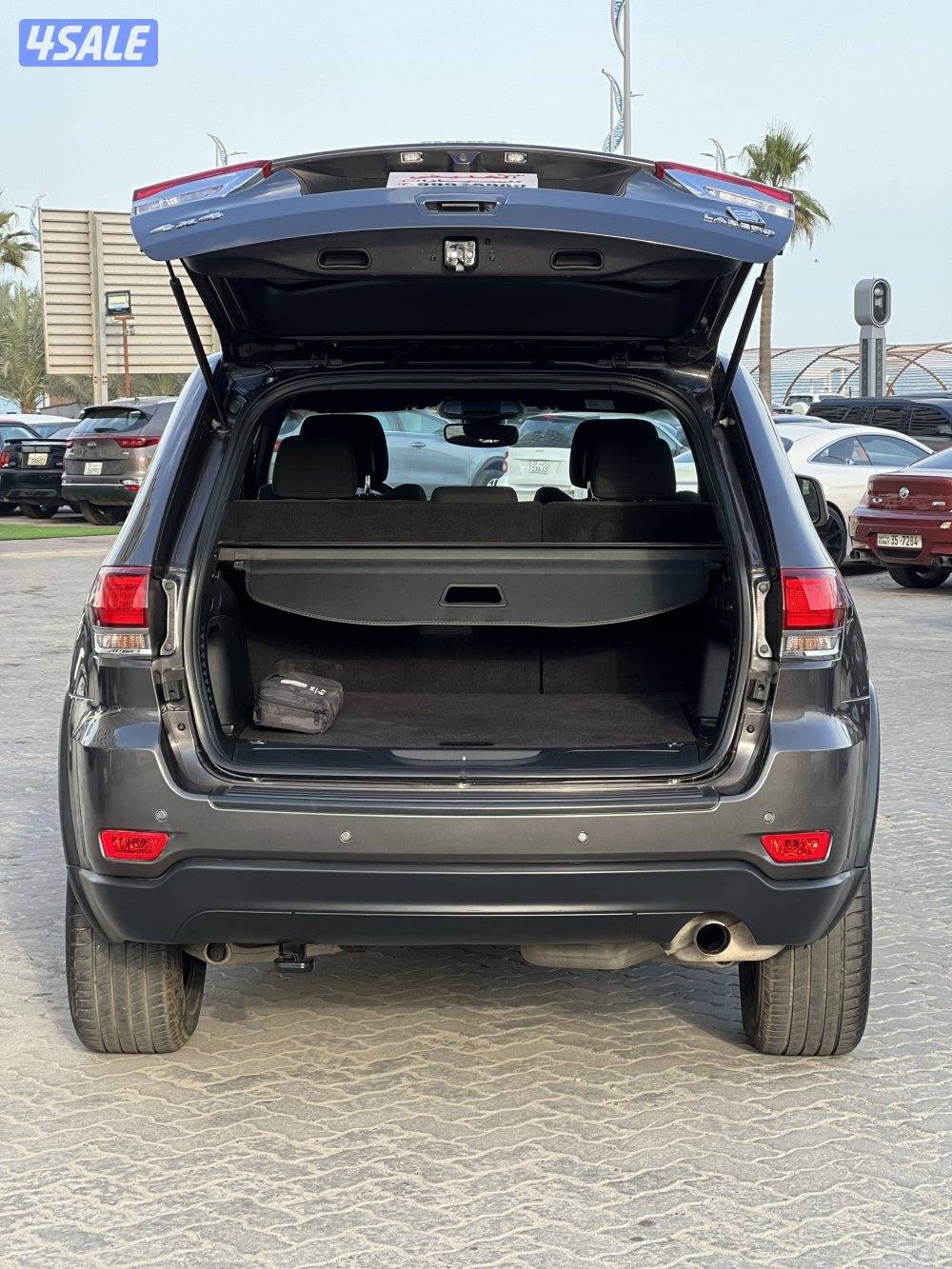 للبيع جراند شيروكي بحالة ممتازة12