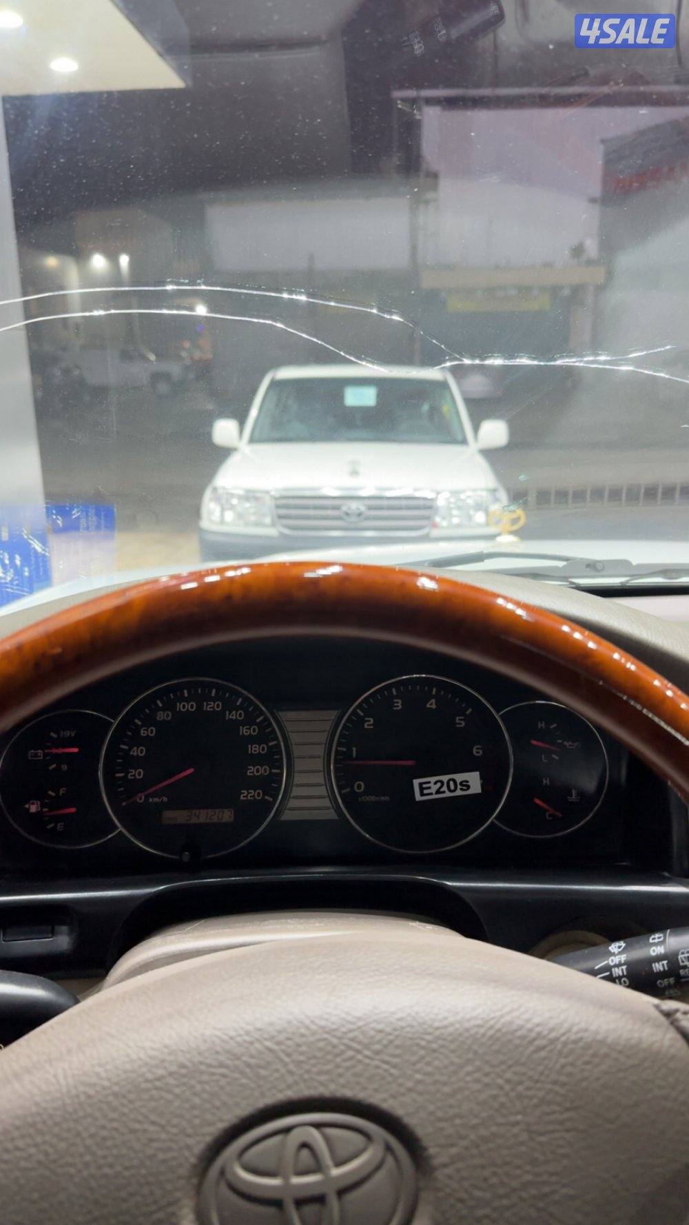 لاند كروزر 2005 قير عادي3