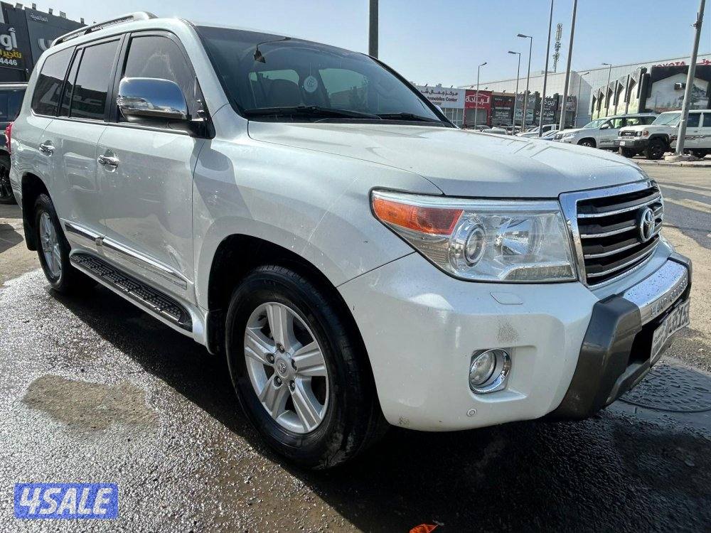 تويوتا لاند كروزر GX.R -V8 موديل 2014 ماشى 238.000 k.m  وارد الساير.1