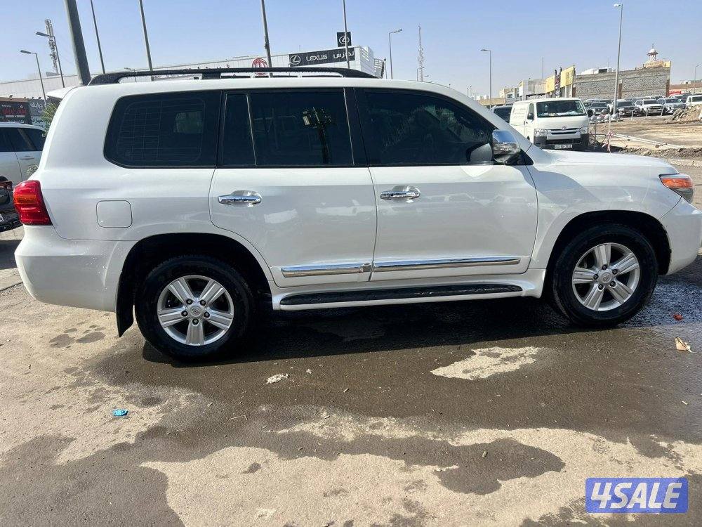 تويوتا لاند كروزر GX.R -V8 موديل 2014 ماشى 238.000 k.m  وارد الساير.3