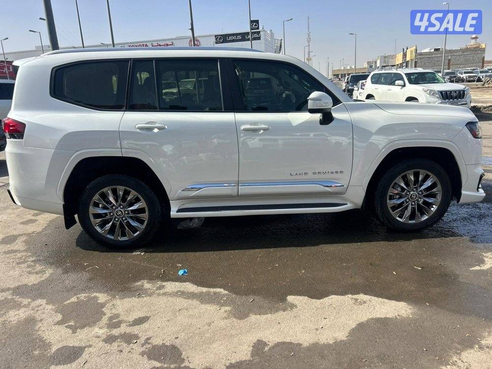 تويوتا لاند كروزر GX.R AEROs  twin turbo.V6 موديل 2024 ماشى 24.000 k.m2