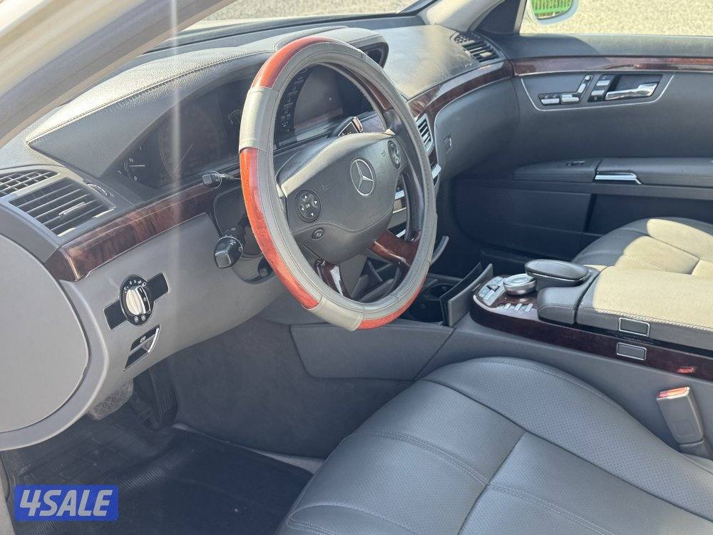 للبيع مرسيدس S350  موديل 2008 عداد 180 صبغ الوكاله عدا قطعه لارج4