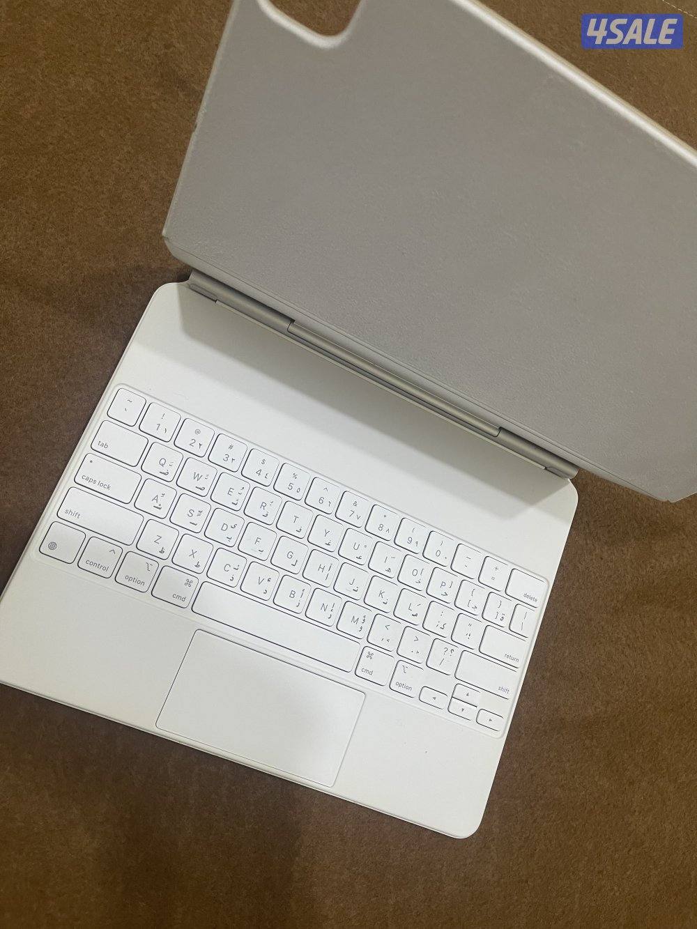 كيبورد ابل ماجيك 12.9 الاصلي نظيف وشغال تمام ما فيه شي2