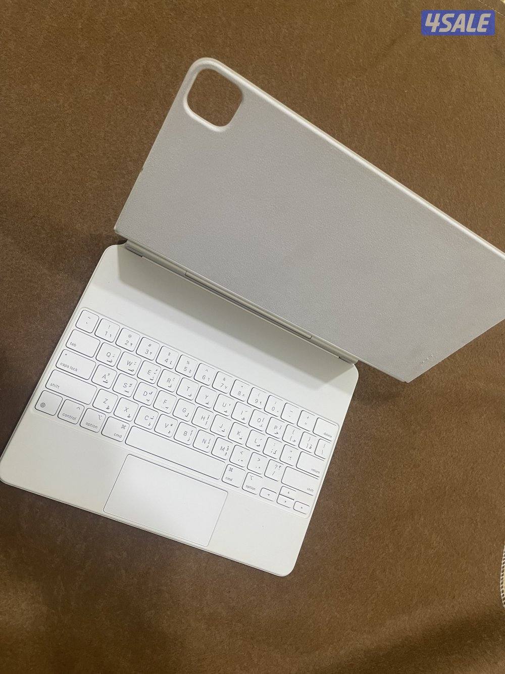 كيبورد ابل ماجيك 12.9 الاصلي نظيف وشغال تمام ما فيه شي8