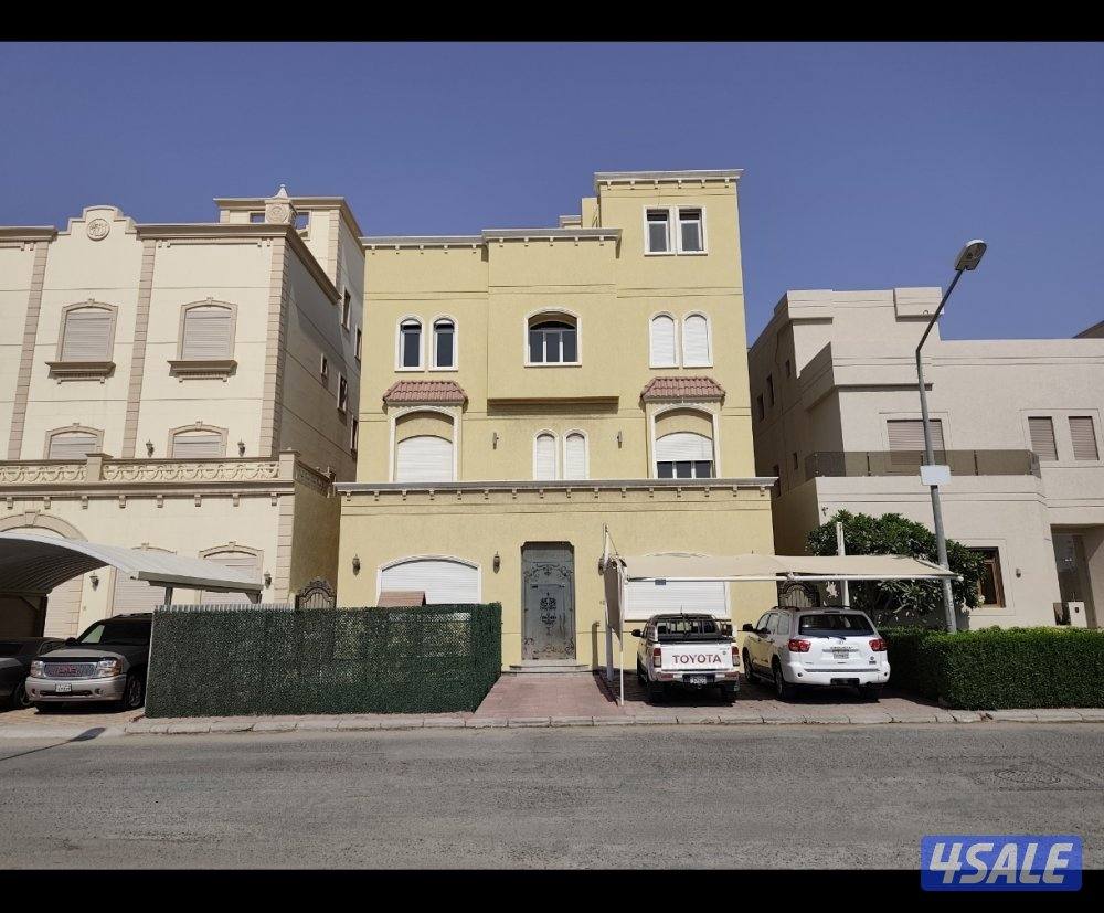 للبيع فيلا في مدينة جابرالأحمد0