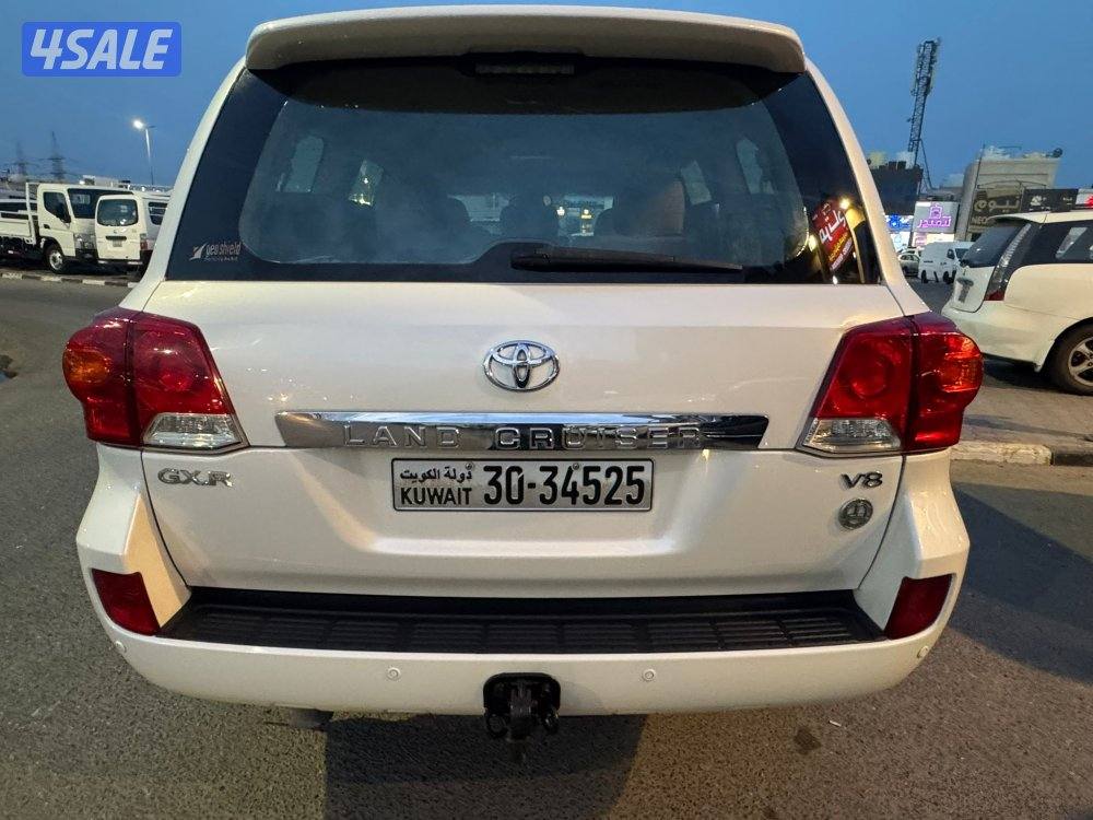 لاند كروزر GX.R V8 موديل 2014 ماشي 369 صبغ الوكالة شرط الفحص5