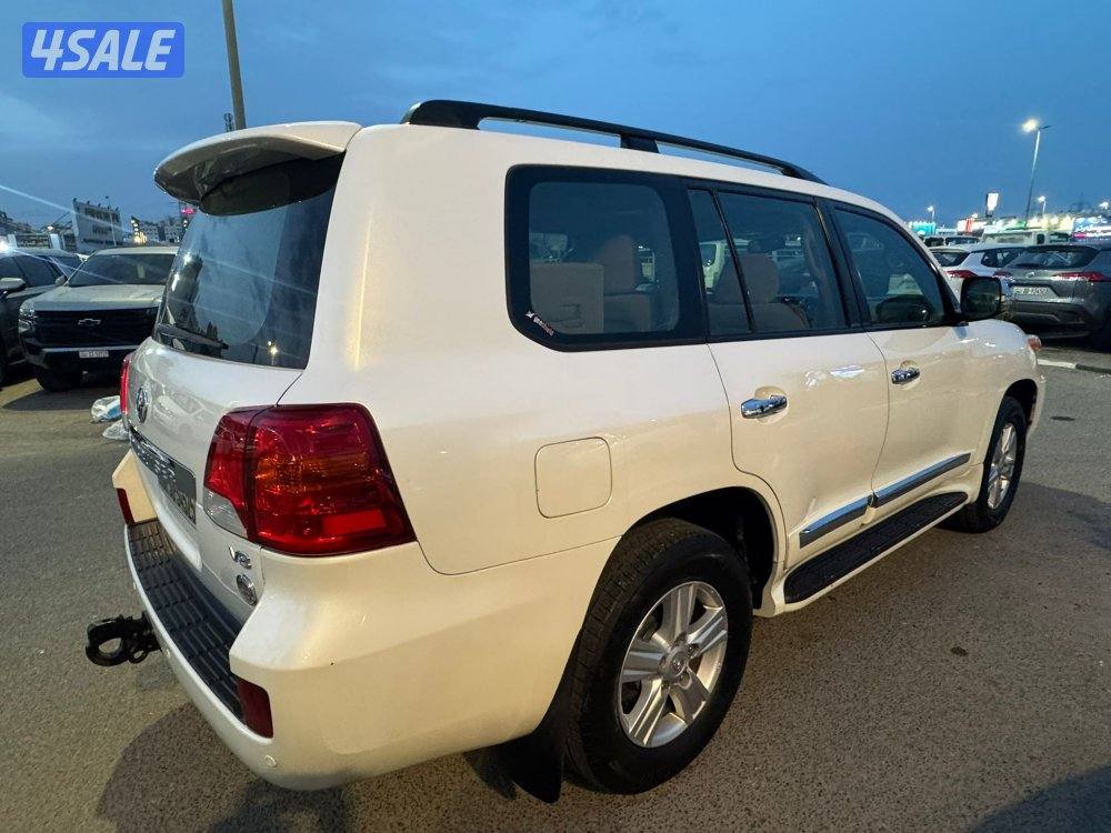 لاند كروزر GX.R V8 موديل 2014 ماشي 369 صبغ الوكالة شرط الفحص4