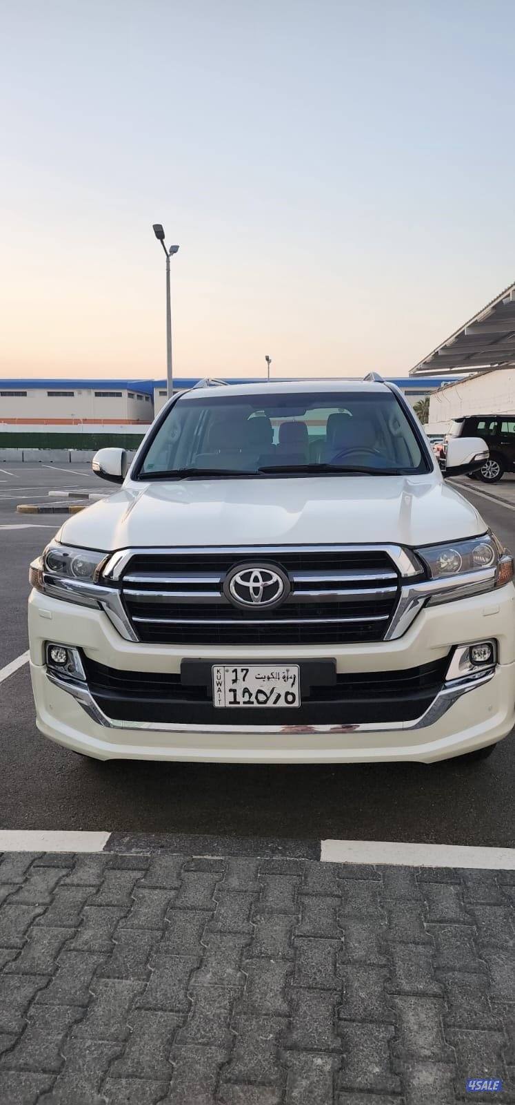 Model 2020 km:81k,full company service(Al sayer)excellent condition1