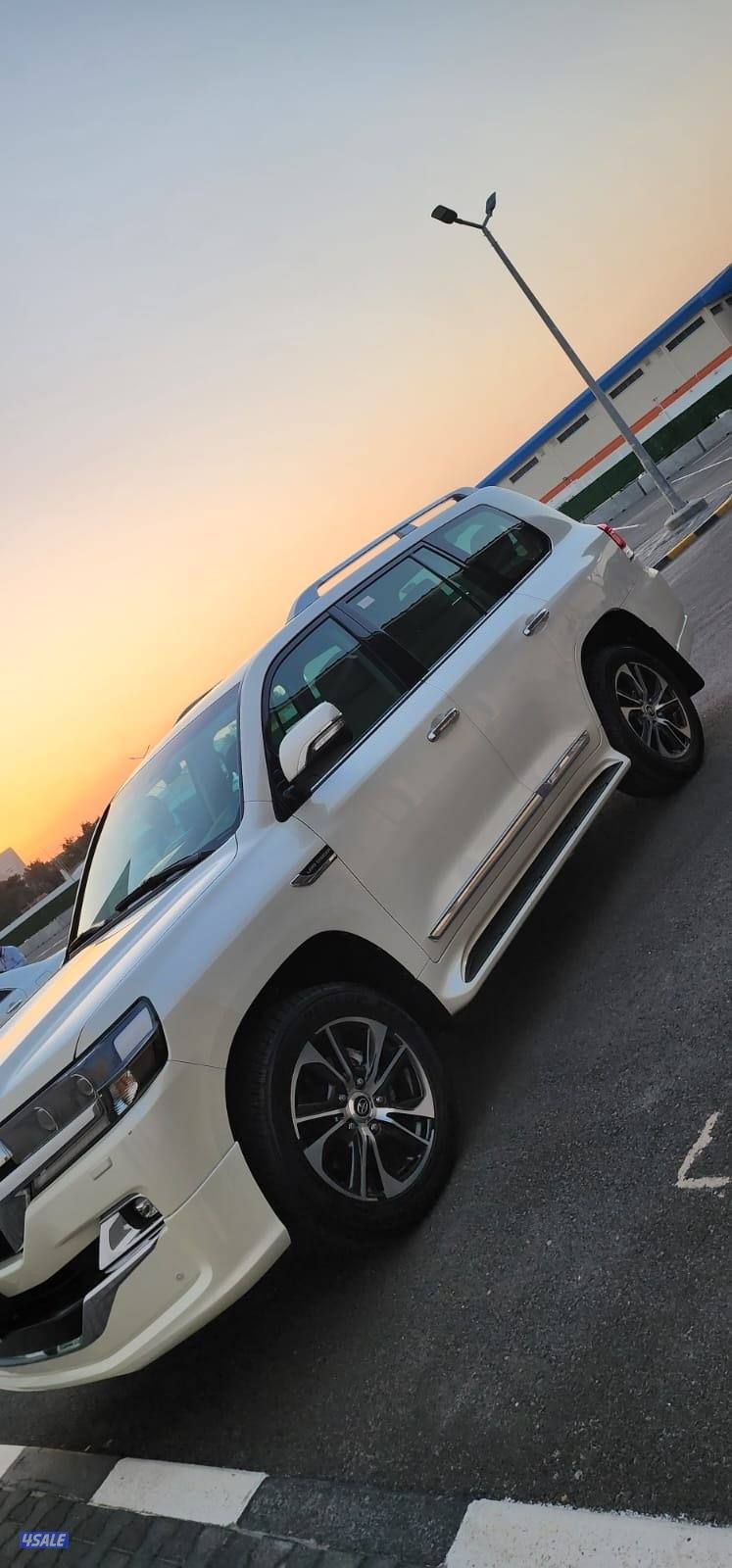 Model 2020 km:81k,full company service(Al sayer)excellent condition2