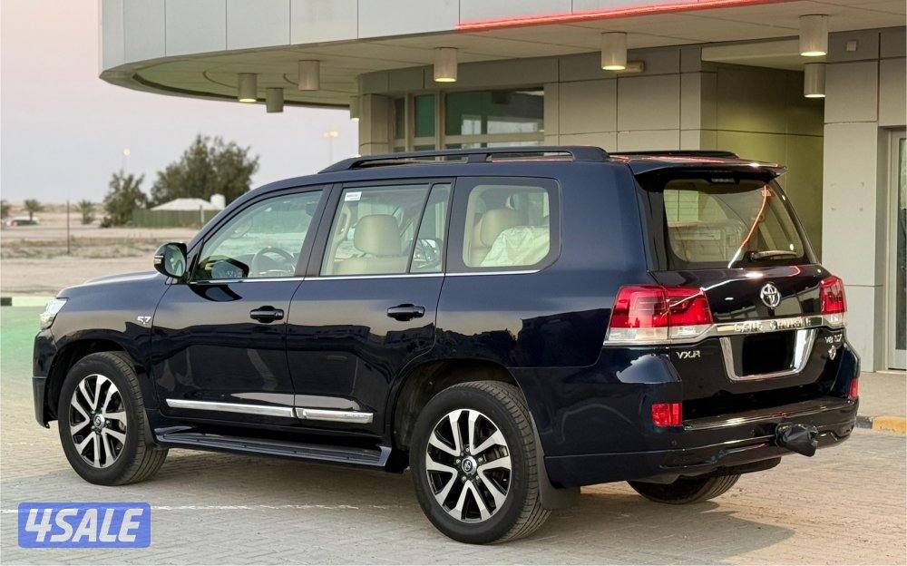 لاندكروزر 2018 VX.R شرط الفحص بل كامل1