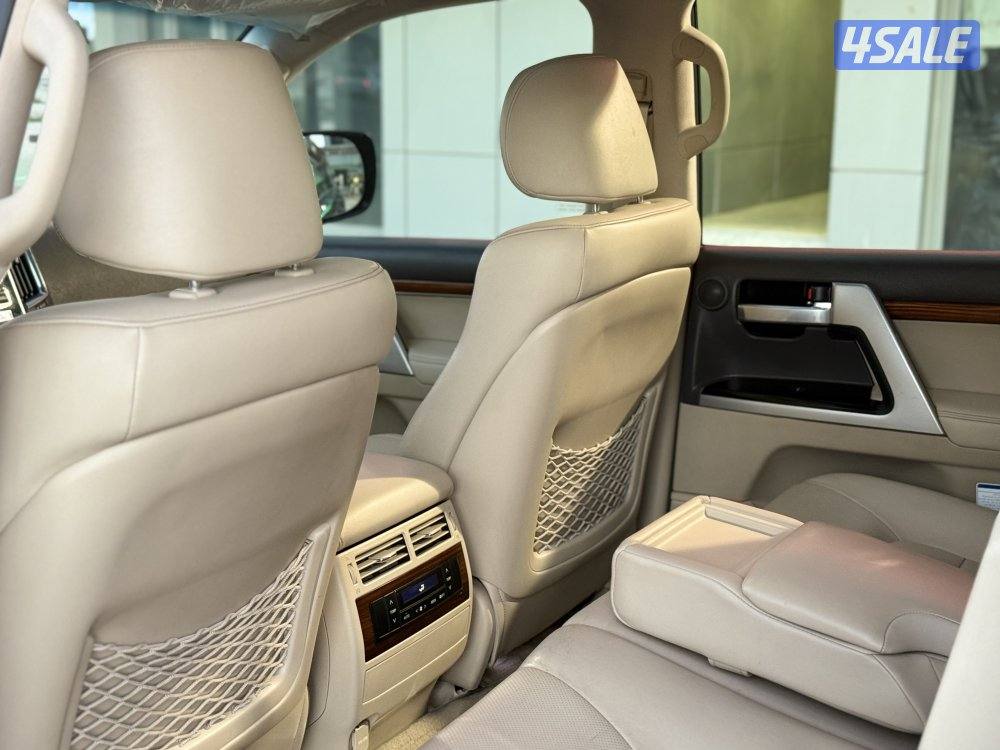 لاندكروزر 2018 VX.R شرط الفحص بل كامل9