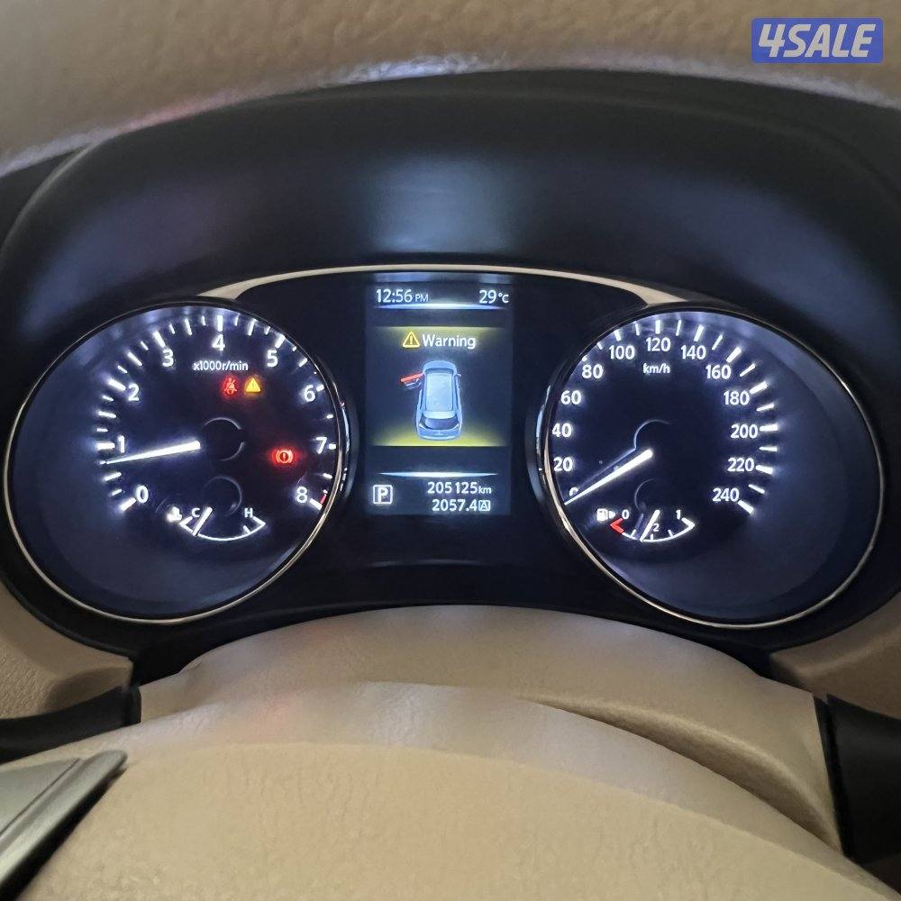 اكس تريل بحالة جيدة 20156