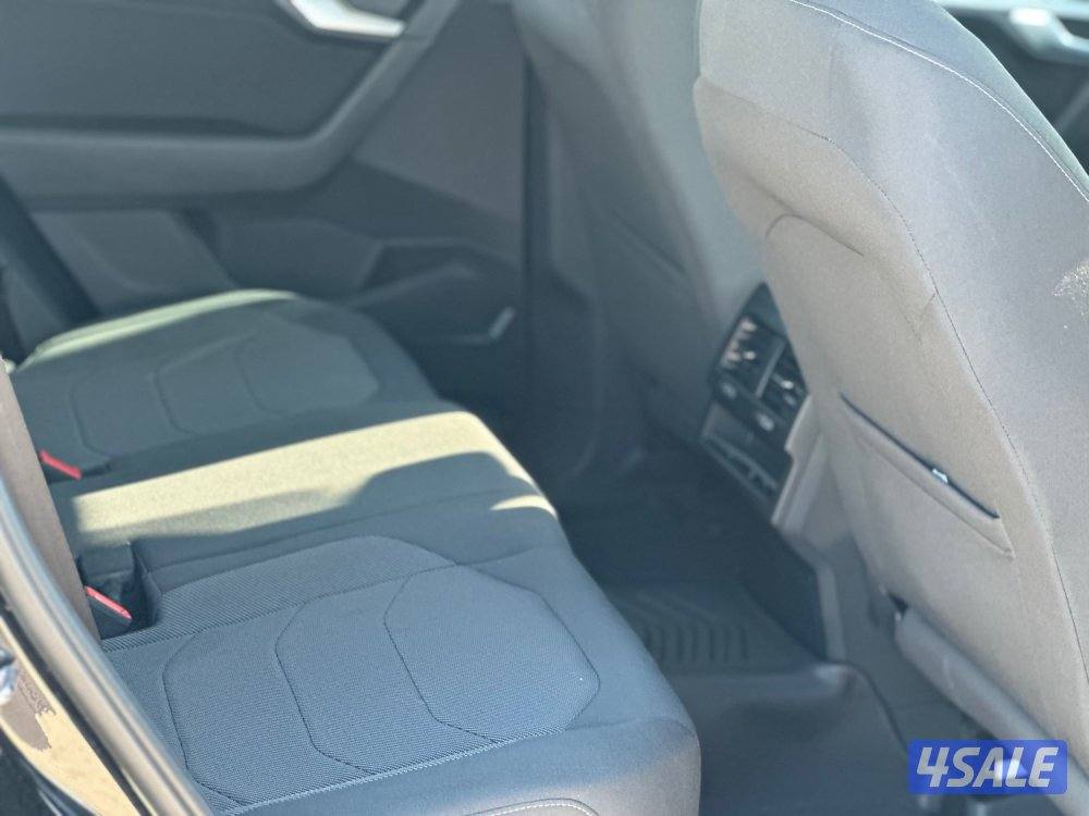 للبيع فولكس فاجن طوارق v6 ماشي ٥٠ الف كيلو5