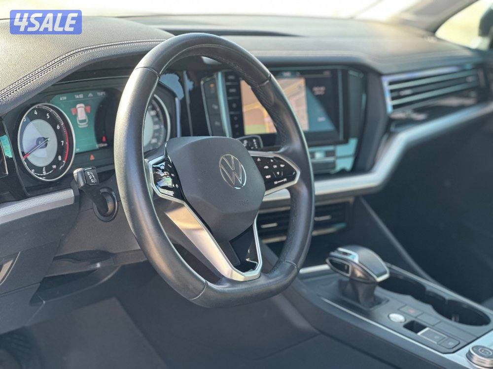 للبيع فولكس فاجن طوارق v6 ماشي ٥٠ الف كيلو7