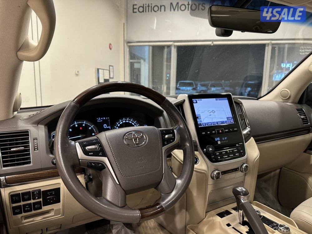 لاندكروزر VXR8