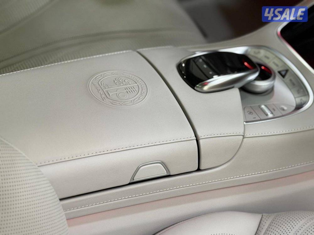 مرسيدس S63 وكالة موديل ٢٠١٧ عداد ١٠٦ الف كيلو7