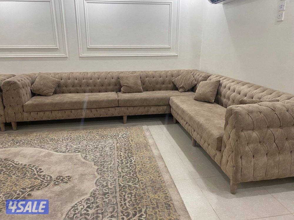 صاله كامله شامل الكنب و السجاد و الكونسول مع طاولات ضيافه4